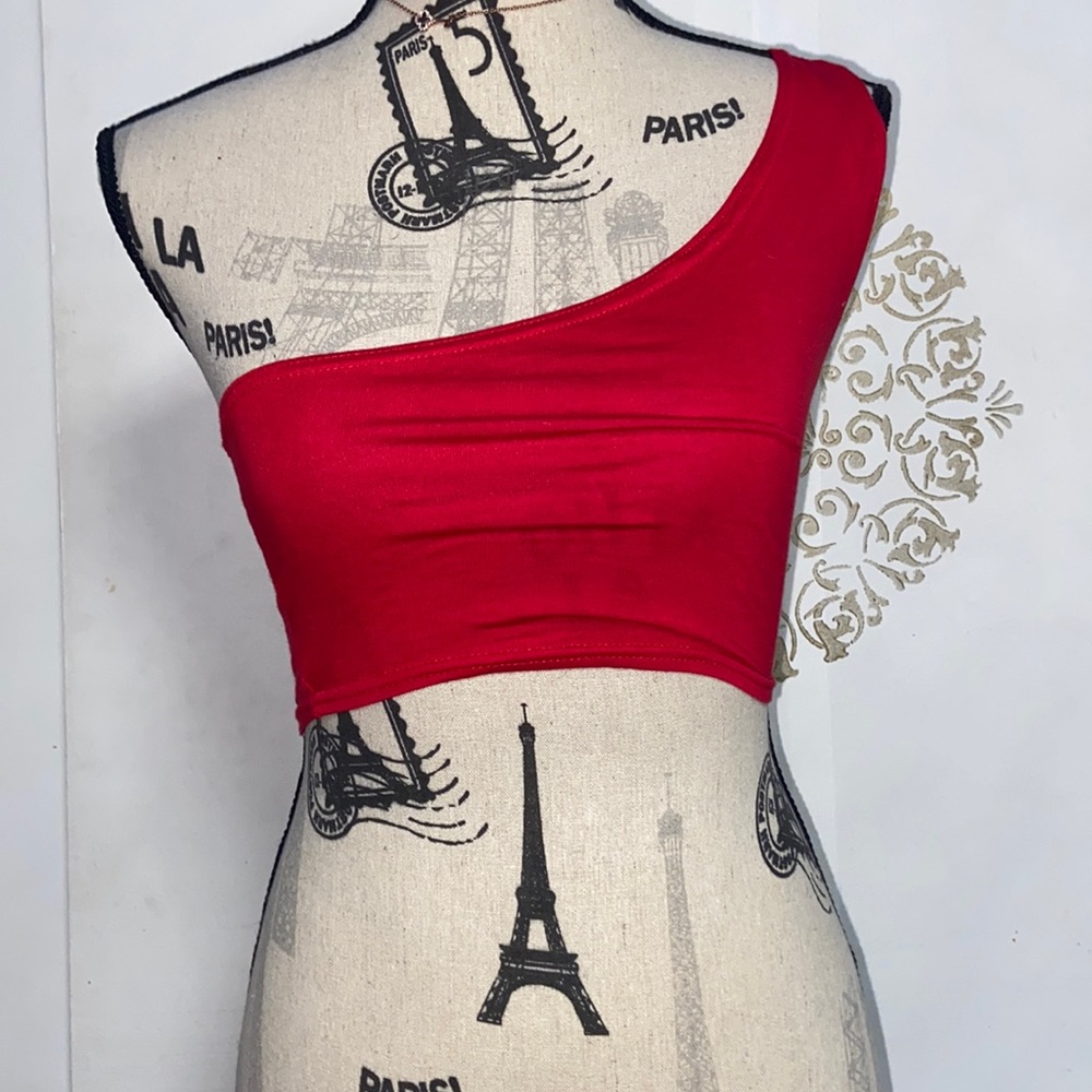Pretty little thing- small red crop top